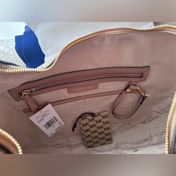 MICHAEL Michael Kors Lauryn
Large Logo-Print Shoulder Bag. Brand new! - Picture 7 of 12